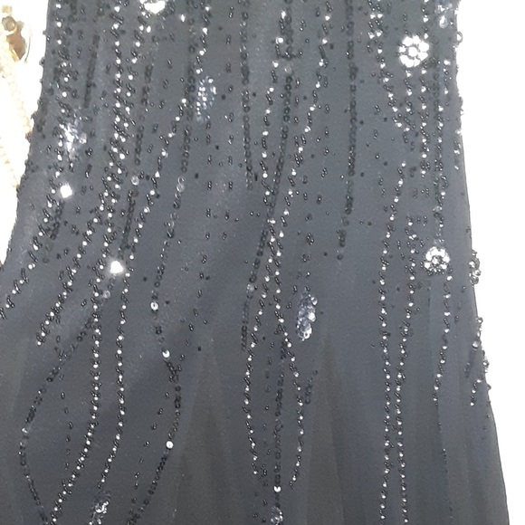 Demure Dress from Japan - Picture 3 of 11